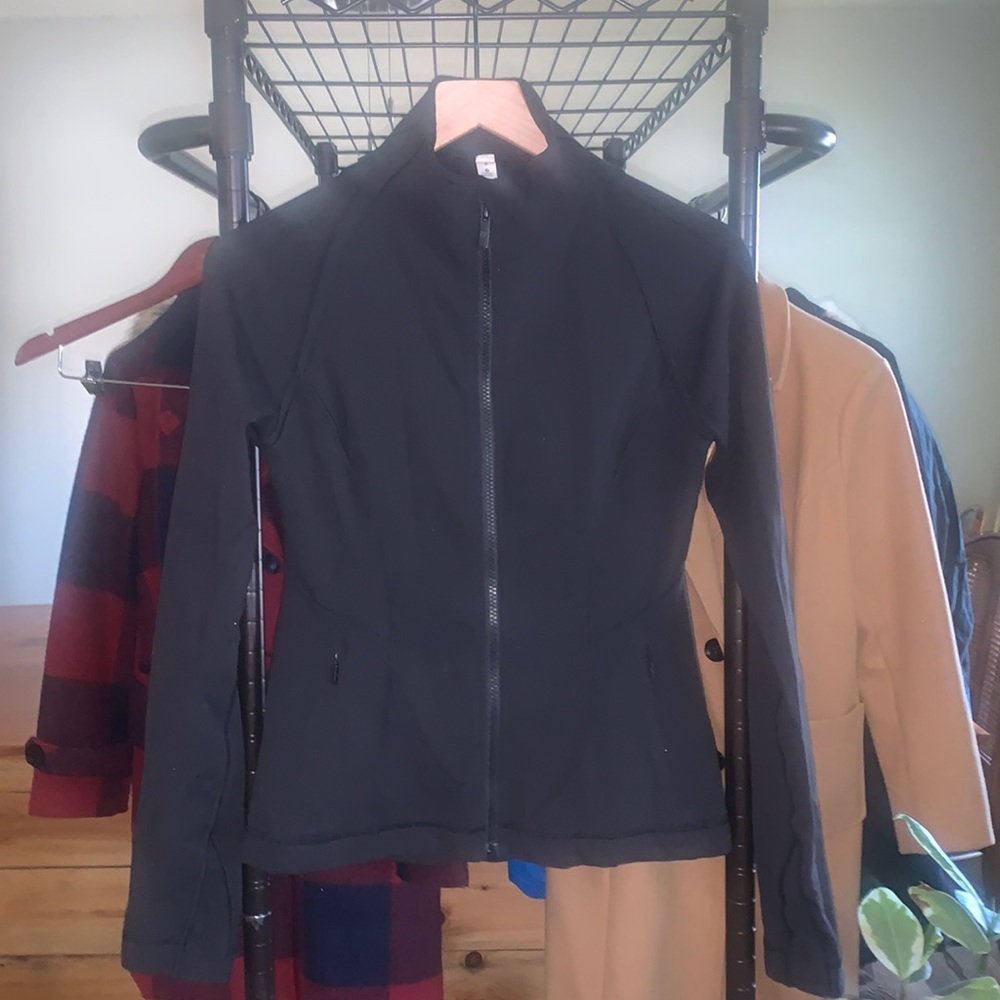 Lululemon black jacket size 6